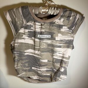 Alphalete Velocity Crop Tee Small Canvas Camo Cap Sleeve Mesh Back Performance